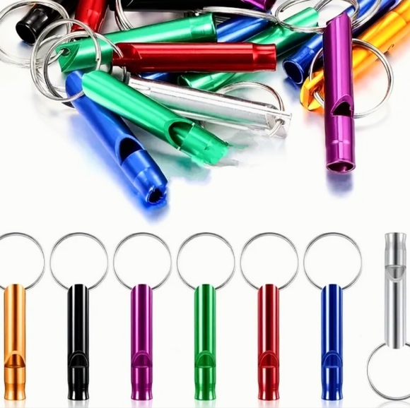 The two "Stay away Spray" and size pocket size whistle - Picture 4 of 4